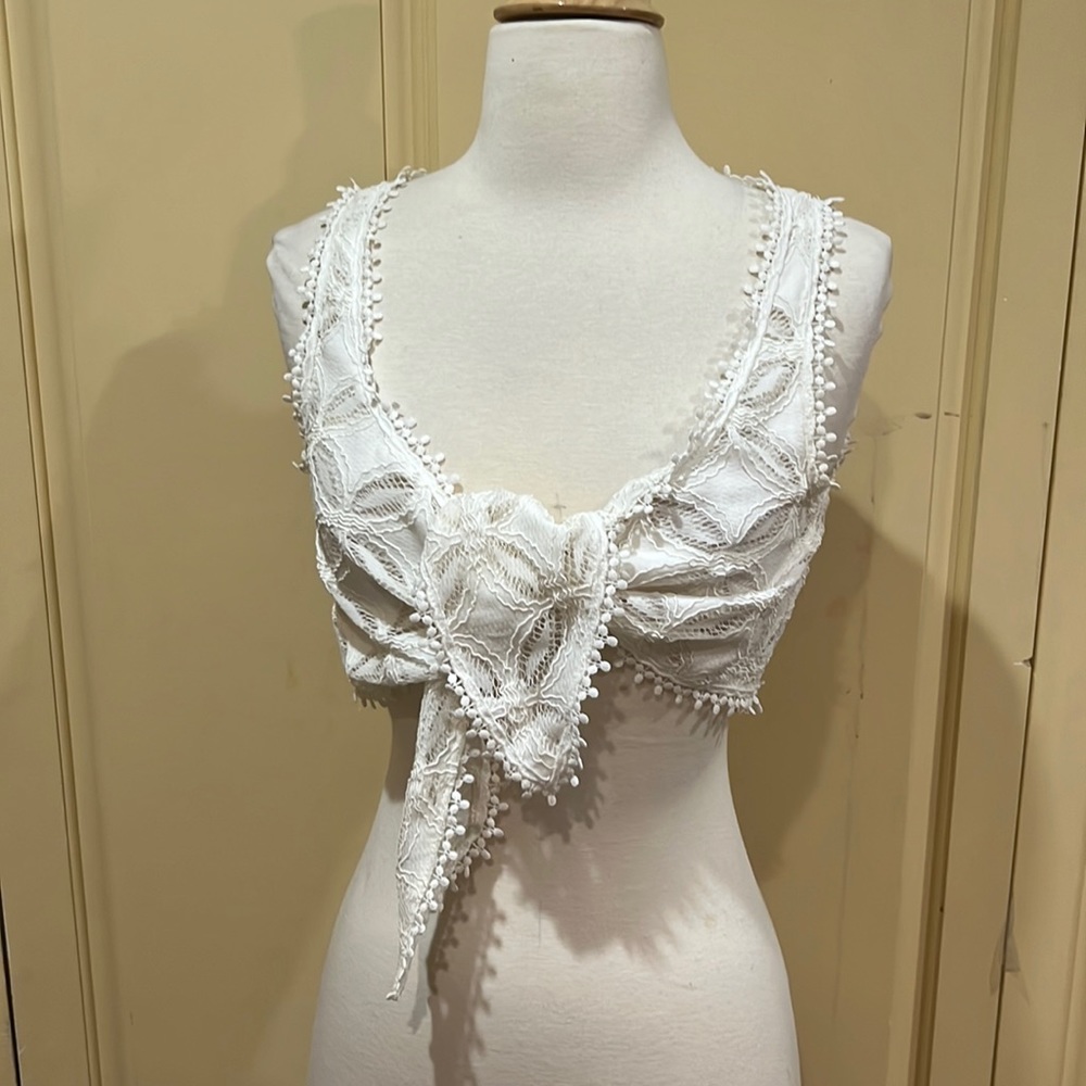 Waimari White Tie Front Crop
